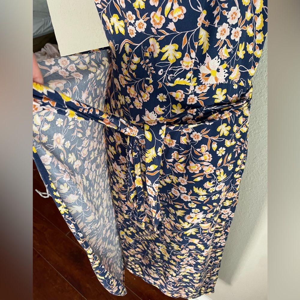 Good threads floral dress Sz medium - Picture 2 of 4